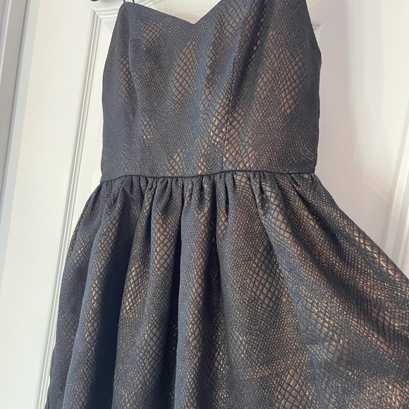 Love Ady Black Metallic Detail Dress - Picture 3 of 5